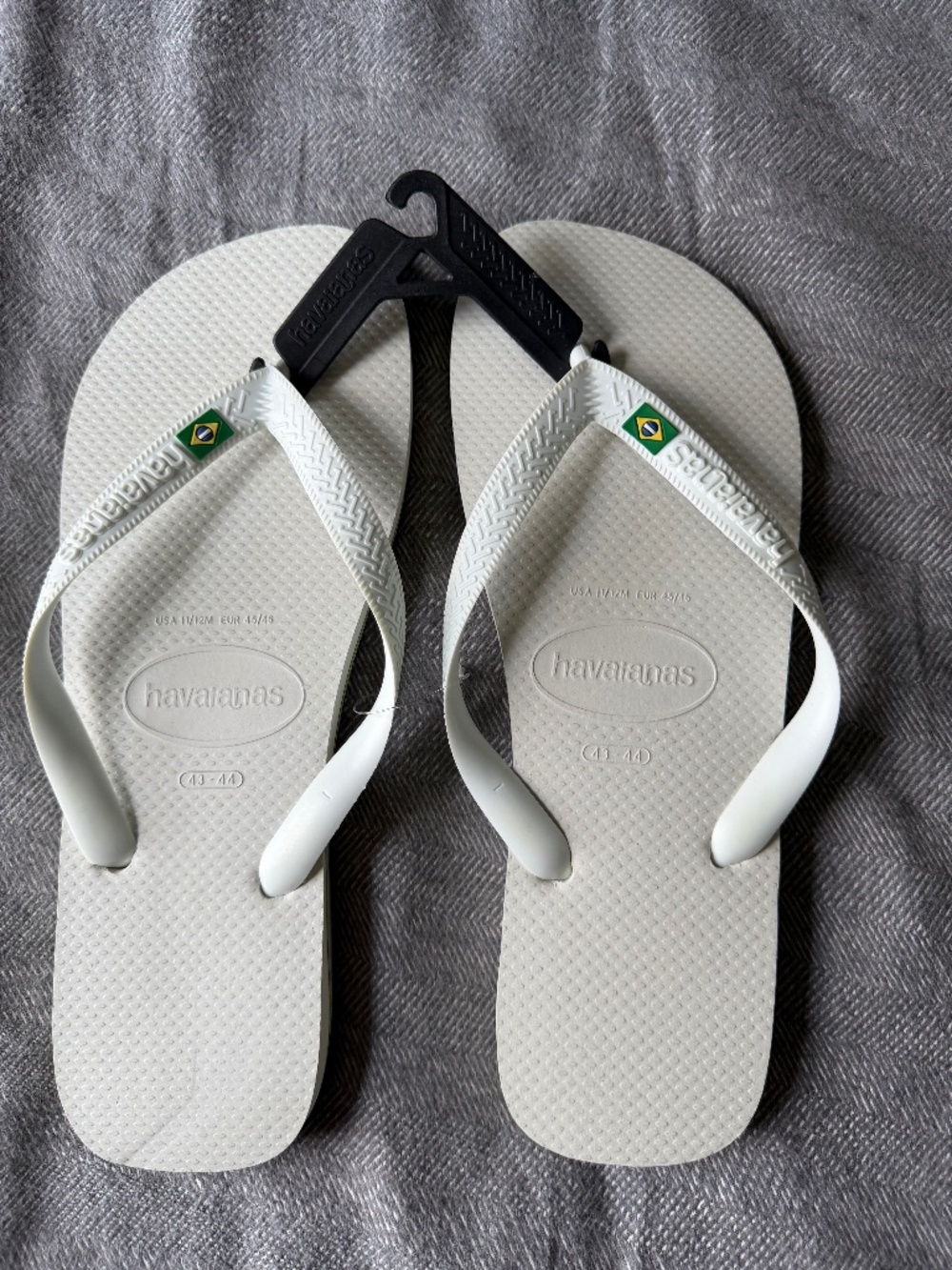 NEW Havaianas Brazil Logo Flip Flops - White - Made in Brazil - Size 11/12